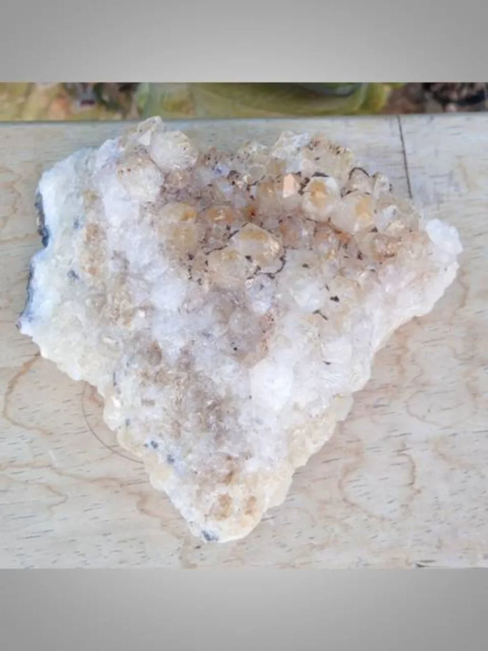 citrine crystal cluster 01 rock